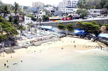 Playa La Angosta Beach, Traditional Zone